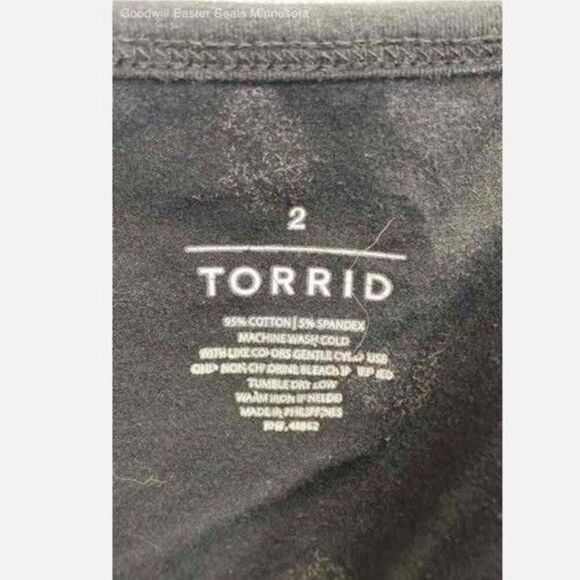 Torrid Black V Neck Skull Cami Size 2 - Picture 5 of 5